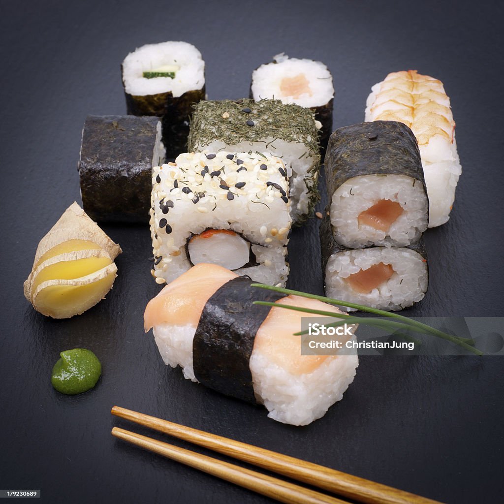 Świeżym sushi - Zbiór zdjęć royalty-free (Bez ludzi)
