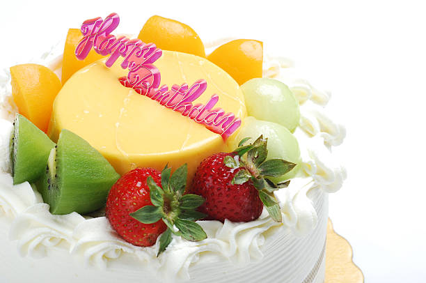 gâteau d'anniversaire - cake dessert birthday cake mousse photos et images de collection