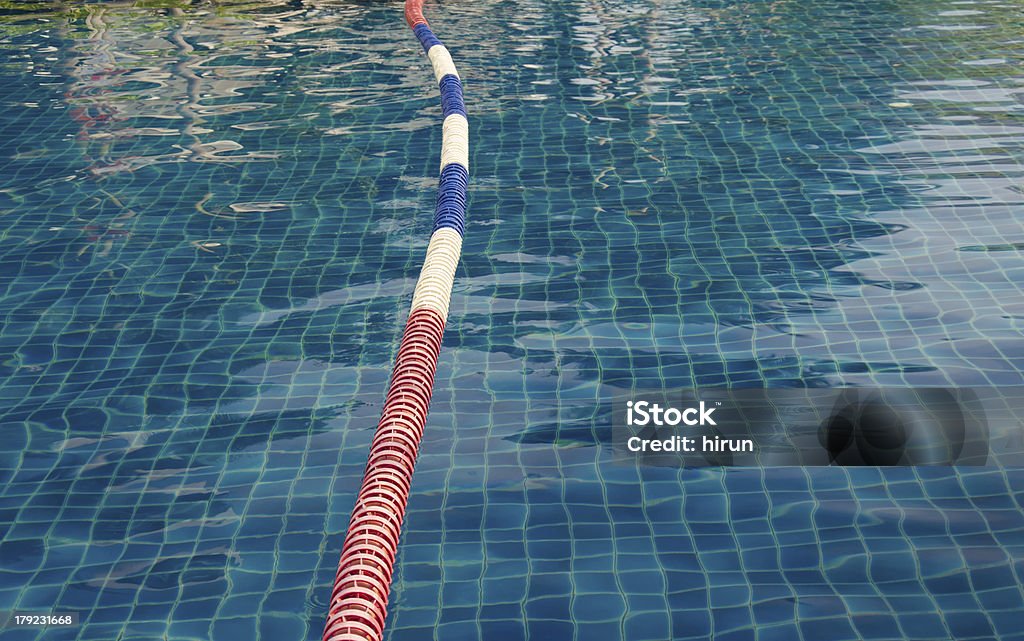 La piscine - Photo de Balise flottante libre de droits
