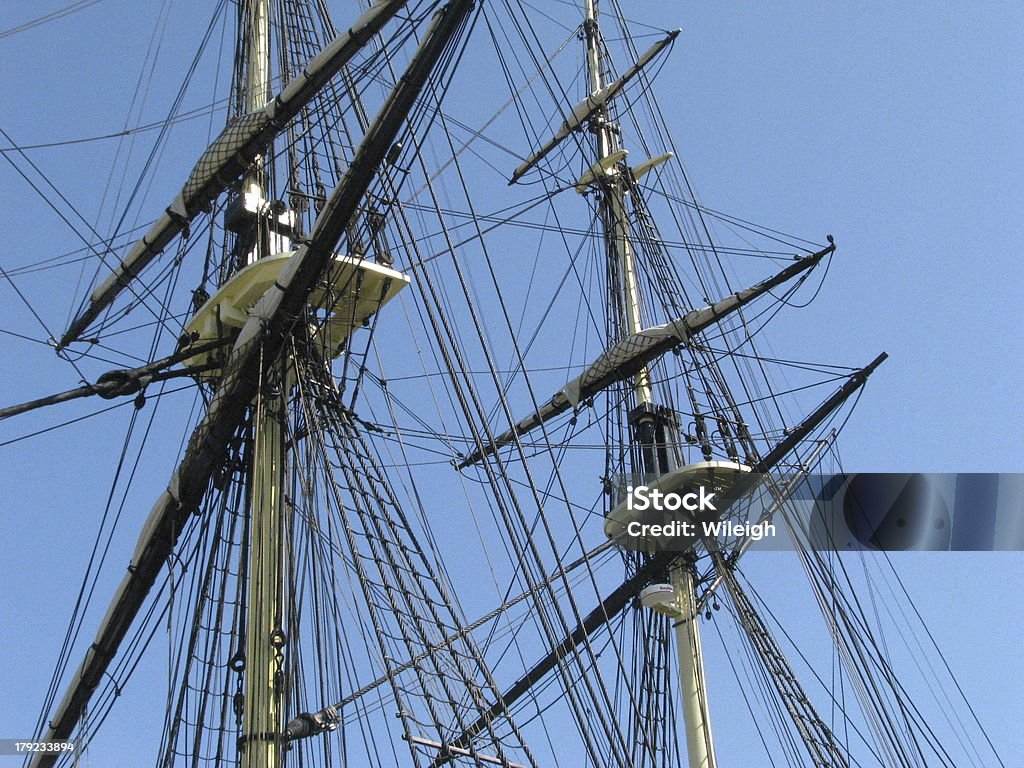 Tall ships Tauwerk gegen den Himmel. - Lizenzfrei Abenteuer Stock-Foto