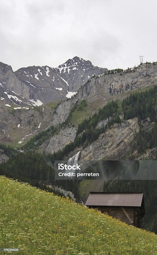 Sanetschpass y cascada - Foto de stock de Acantilado libre de derechos