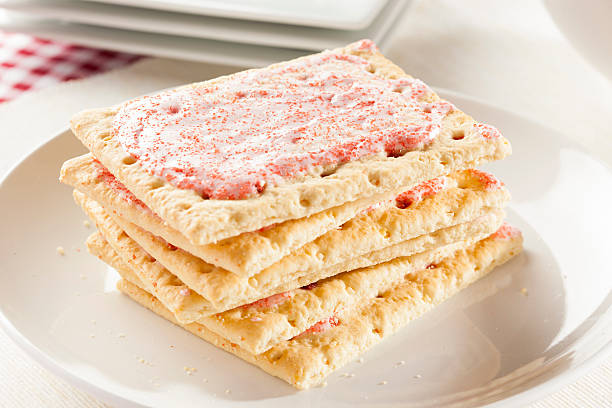 istock Hot Strawberry Toaster Pastry 179239488