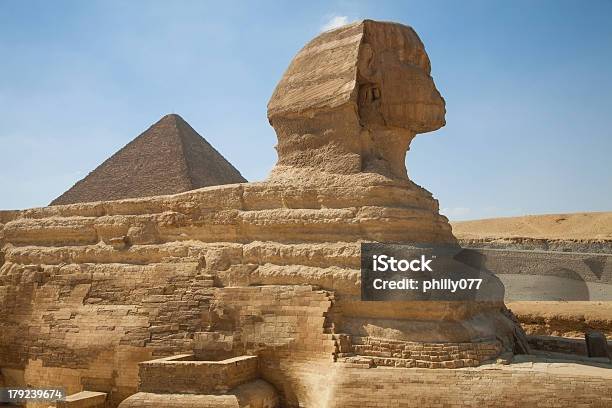 Sfinge E La Grande Piramide - Fotografie stock e altre immagini di Africa - Africa, Ambientazione esterna, Antico - Condizione