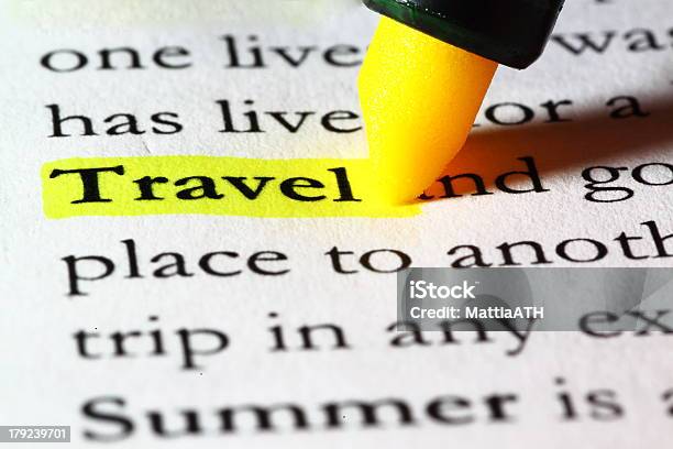 Слово Travel Выделены Желтым Маркер — стоковые фотографии и другие картинки Белый - Белый, Бумага, Горизонтальный