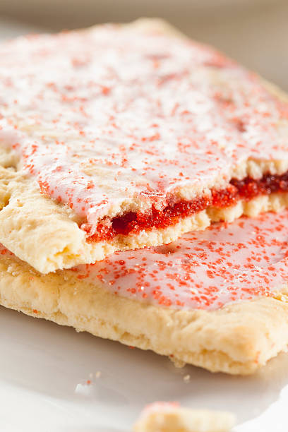 istock Hot Strawberry Toaster Pastry 179242193