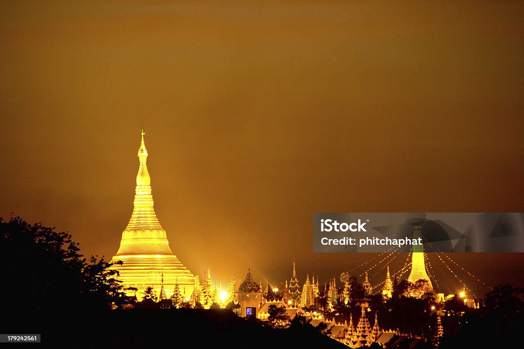 Pagoda Glod - Foto stock royalty-free di Asia