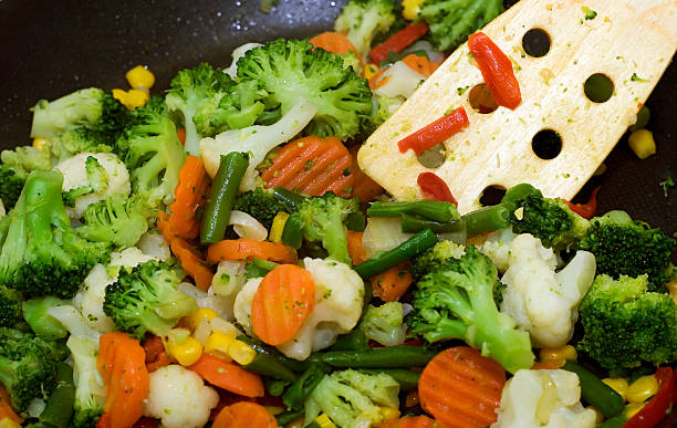a vapor produtos hortícolas - bean vegetarian food stir fried carrot imagens e fotografias de stock