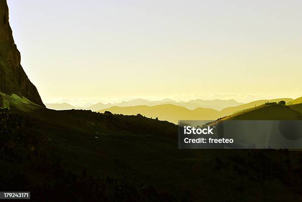 Alpes Italiano Foto de stock y más banco de imágenes de Aire libre - Aire libre, Alpes Europeos, Azul