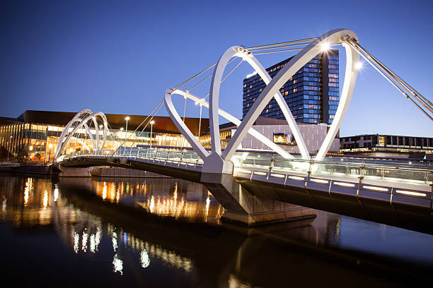 ponte de marítimos em melbourne - docklands - fotografias e filmes do acervo