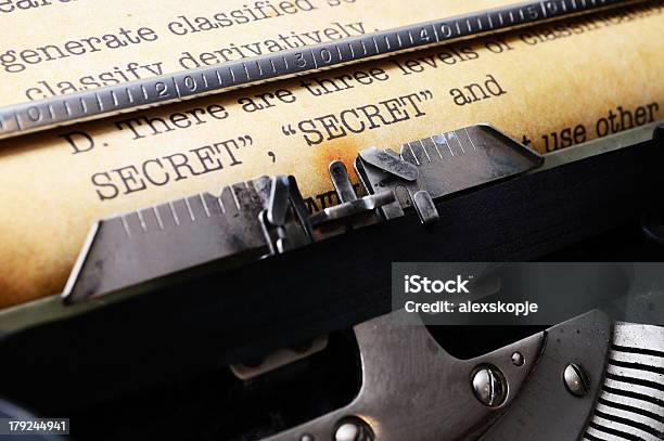 Secret Documento - Fotografias de stock e mais imagens de Classificados - Classificados, Confidential - Palavra inglesa, Dados