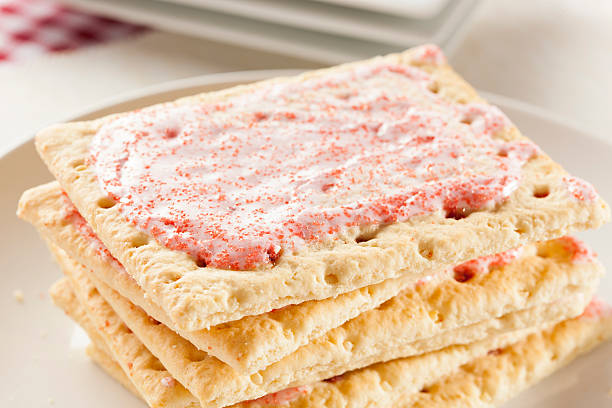 istock Hot Strawberry Toaster Pastry 179247362
