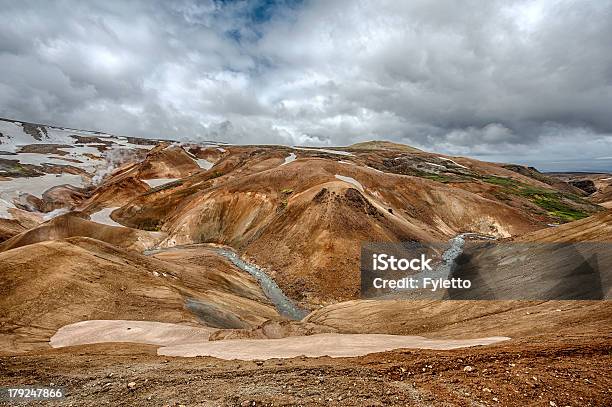 Kerlingarfjoll - Fotografias de stock e mais imagens de Alto-Contraste - Alto-Contraste, Ao Ar Livre, Calor