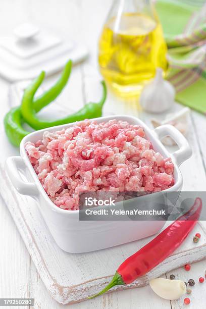 Carne Picada - Fotografias de stock e mais imagens de Alho - Alho, Alimentação Saudável, Base - Comida e Bebida