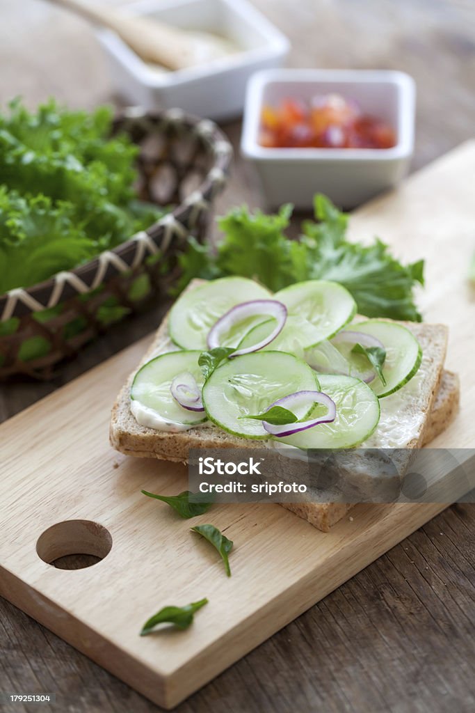 sanwich feitos na hora - Foto de stock de Alface royalty-free