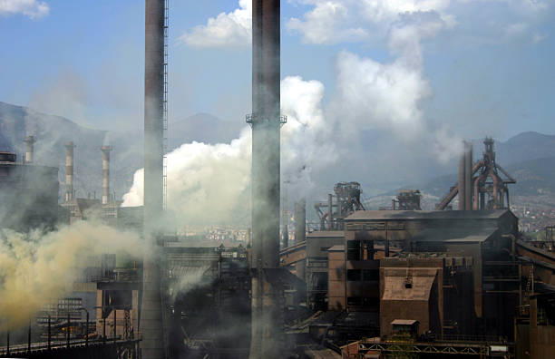 karabuk de hierro y acero obras - global warming power station smoke stack coal fotografías e imágenes de stock