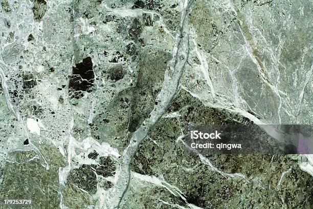 Primo Piano Di Una Montatura Completa Verde Lucido Bianco Nero Breccia Conglomerato Stone - Fotografie stock e altre immagini di Brillante