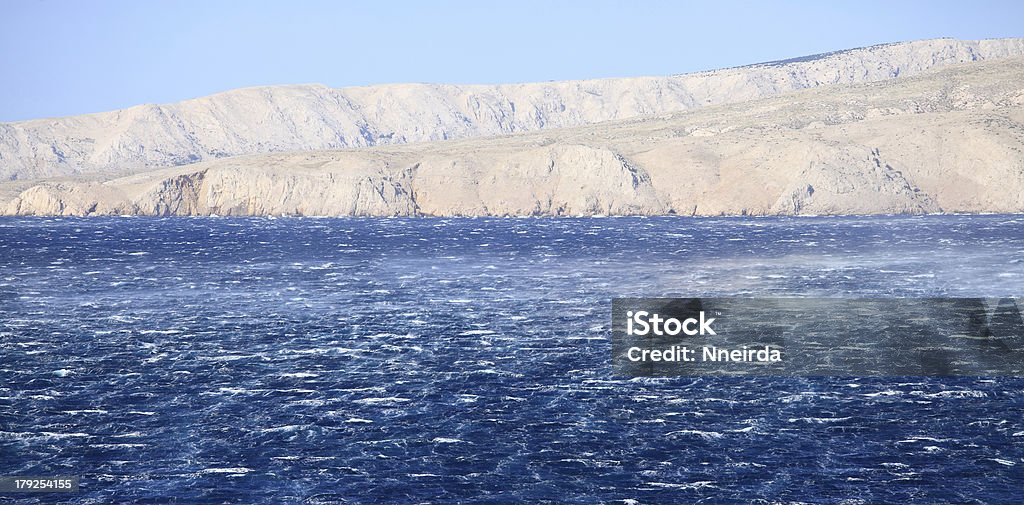 Добрая море с Разъярённый во�лны - Стоковые фото Без людей роялти-фри