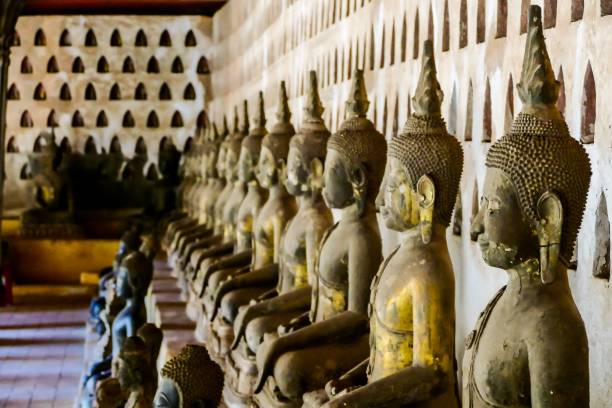 estatua de buda en tailandia, imagen de foto digital como fondo, tomada en el templo de sisaket laos, asia, tomada en el templo de sisaket, luang prabang, laos, asia - laos luang phabang thailand religion fotografías e imágenes de stock