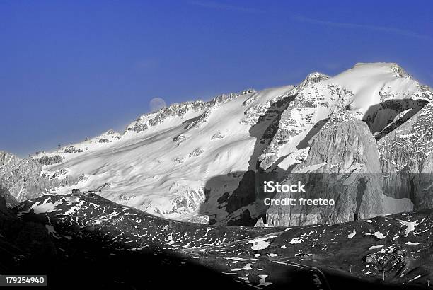 Alpes Italianos - Fotografias de stock e mais imagens de Alpes Europeus - Alpes Europeus, Ao Ar Livre, Azul
