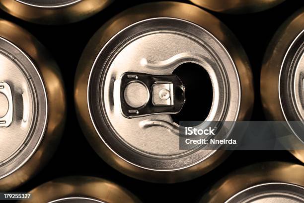 Viel Trinken Dosen Stockfoto und mehr Bilder von Abfüllanlage - Abfüllanlage, Abstrakt, Alkoholisches Getränk