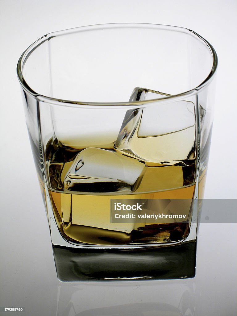 Виски - Стоковые фото Алкоголь - напиток роялти-фри