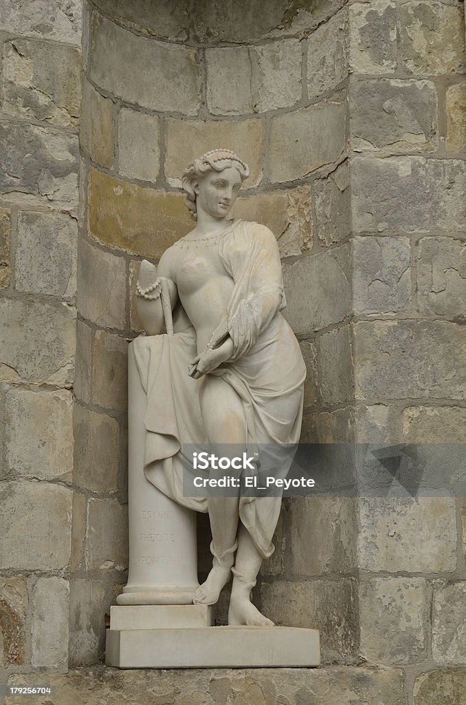 (Sculpture in Fontainebleau 성 니어 파리, 프랑스 - 로열티 프리 건축 스톡 사진