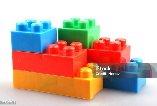 Bloques De Construcción De Plástico Foto de stock y más banco de imágenes de Amarillo - Color - Amarillo - Color, Azul, Bloque - Forma