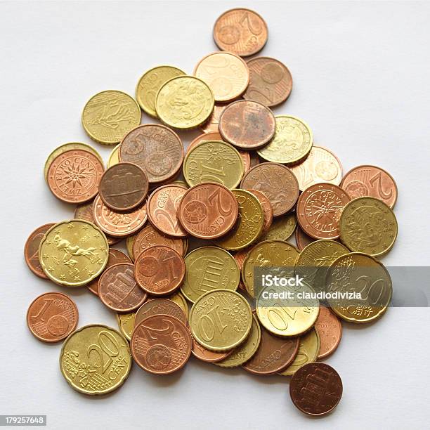 Monedas De Euro Foto de stock y más banco de imágenes de Cuadrado - Composición - Cuadrado - Composición, Dinero, Fotografía - Imágenes