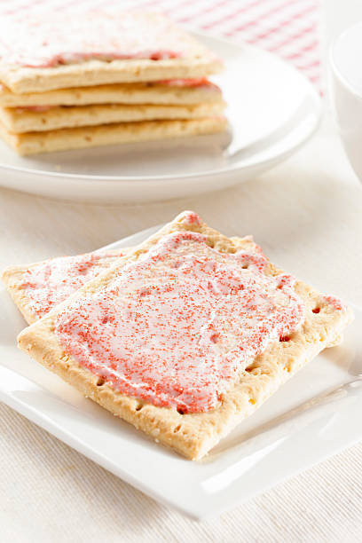 istock Hot Strawberry Toaster Pastry 179261211