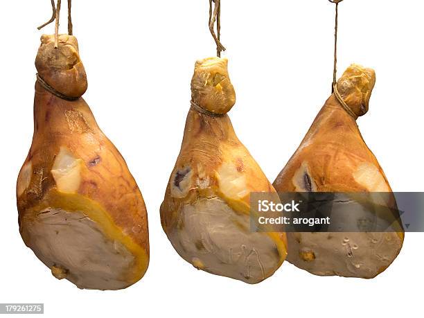 Photo libre de droit de Trois De Porc Jambon Serrano Isolé Sur Blanc banque d'images et plus d'images libres de droit de Jambon - Jambon, Aliment fumé, Objet ou sujet détouré