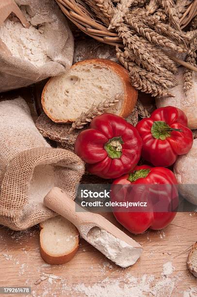 Foto de Tradicional Do País e mais fotos de stock de Adulto - Adulto, Alimentação Saudável, Assar