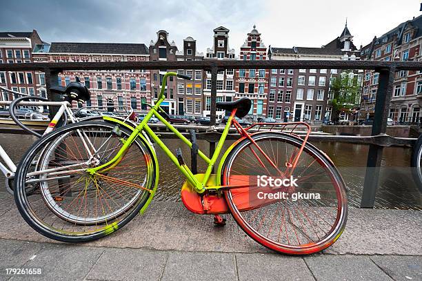 Painted Fahrrad Stockfoto und mehr Bilder von Amsterdam - Amsterdam, Anlegestelle, Architektur