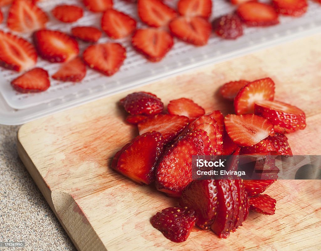 신선한 유기농 딸기 제공 - 로열티 프리 건강한 식생활 스톡 사진