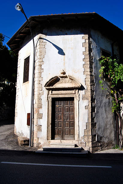istock entrance door 179262104