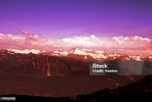 Photo libre de droit de Les Montagnes banque d'images et plus d'images libres de droit de Alpes européennes - Alpes européennes, Arranger, Bleu