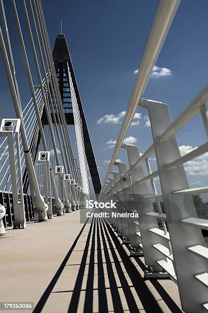 Foto de Detalhe Da Ponte e mais fotos de stock de Arco - Característica arquitetônica - Arco - Característica arquitetônica, Arquitetura, Azul