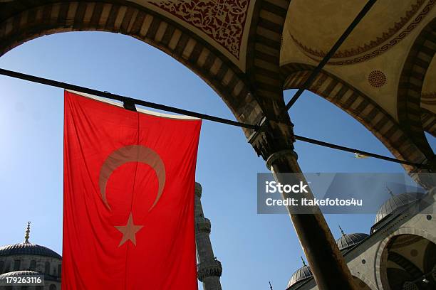 Bandiera Della Turchia Istanbul - Fotografie stock e altre immagini di A forma di stella - A forma di stella, Ambientazione esterna, Architettura