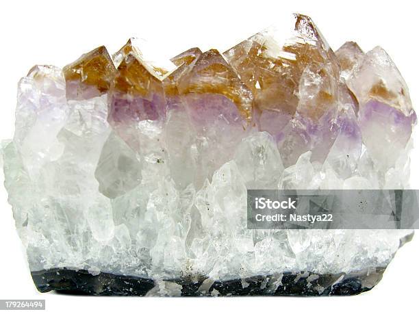 Geode Geological Cristales Amethyst Foto de stock y más banco de imágenes de Abstracto - Abstracto, Amatista, Calcedonia