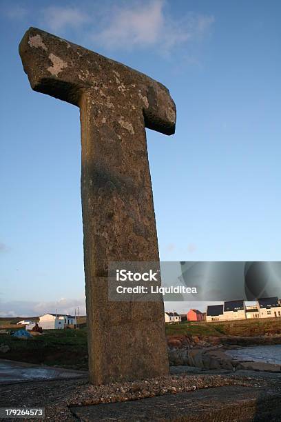 Tau Kreuz Auf Der Insel Tory Donegal Stockfoto und mehr Bilder von Insel Tory - Insel Tory, Kreuz - Form, Kreuz - religiöses Symbol