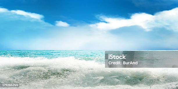 Wellen Stockfoto und mehr Bilder von Arrangieren - Arrangieren, Bildhintergrund, Blau