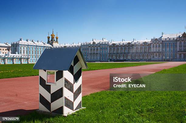 Foto de Old Sentinelacaixa Perto Do Palácio Em Pushkin e mais fotos de stock de Aberto - Aberto, Acessibilidade, Antigo