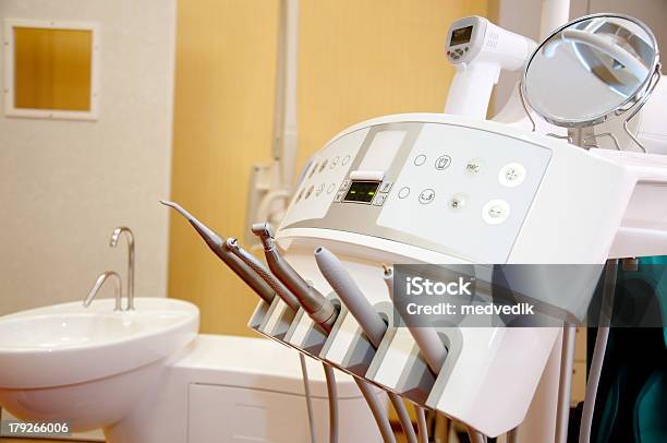 Стоматологическая Шкаф — стоковые фотографии и другие картинки Белый - Белый, Болезнь, Больница