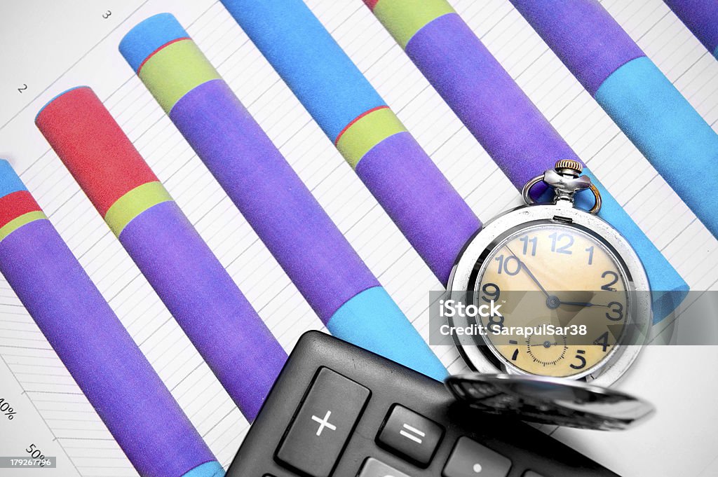 Calcolatrice, orologio nei grafici. - Foto stock royalty-free di Affari