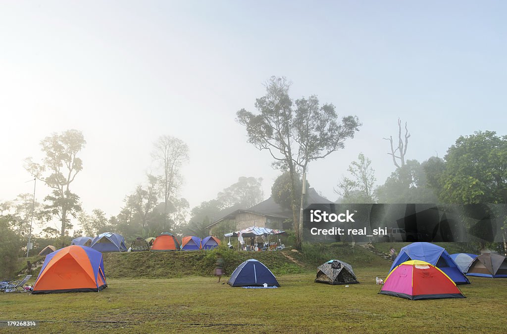 Natural apacible campamento - Foto de stock de Aire libre libre de derechos