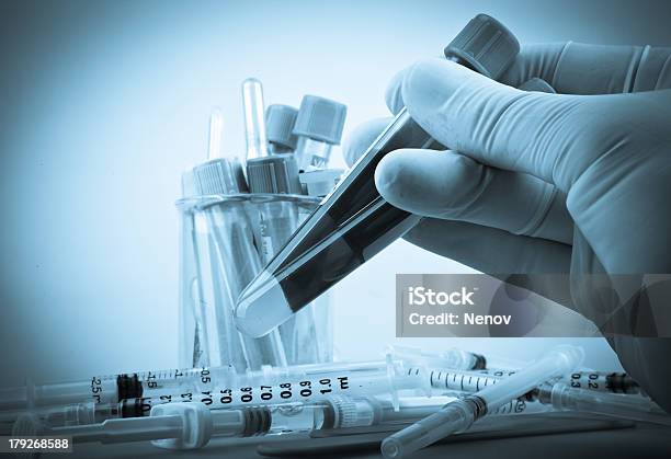 임상병리실 STEM-주제에 대한 스톡 사진 및 기타 이미지 - STEM-주제, 감기와 독감, 건강 검진