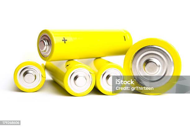 Gelbe Alkalisch Batterien Isoliert Auf Weißem Hintergrund Stockfoto und mehr Bilder von Alkalisch