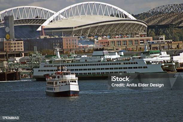 Seattle Waterfront Foto de stock y más banco de imágenes de Aire libre - Aire libre, Delante de, Destinos turísticos