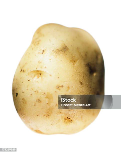 Enorme Batata - Fotografias de stock e mais imagens de Batata Yukon Gold - Batata Yukon Gold, Fundo Branco, Batata Crua