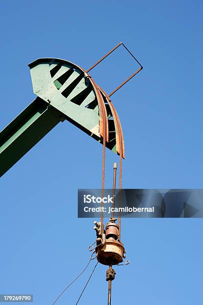 Foto de Plataforma Petrolífera Na Califórnia e mais fotos de stock de Califórnia - Califórnia, Campo Petrolífero, Combustível fóssil