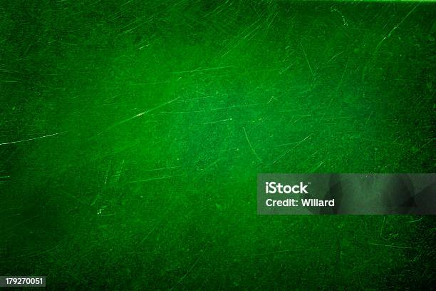 Foto de Scratchy Fundo Verde Escuro e mais fotos de stock de Alumínio - Alumínio, Arranhado, Fotografia - Imagem